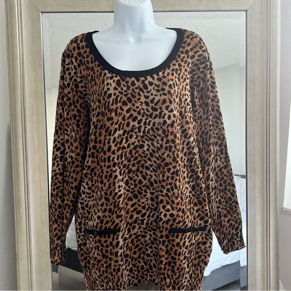 CAROLYN TAYLOR Cheetah Print Sweater      Size 1X. - Picture 1 of 7